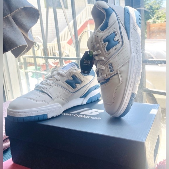 New balance 550 💙🦋🧢🐬 - Picture 1 of 6